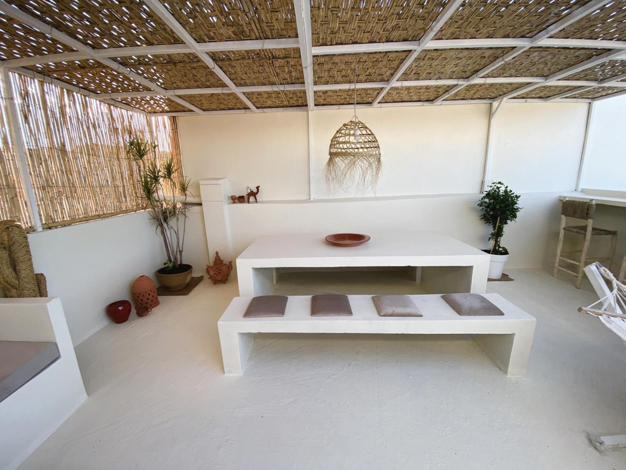 Beautiful With Private Rooftop Terrace Apartment *