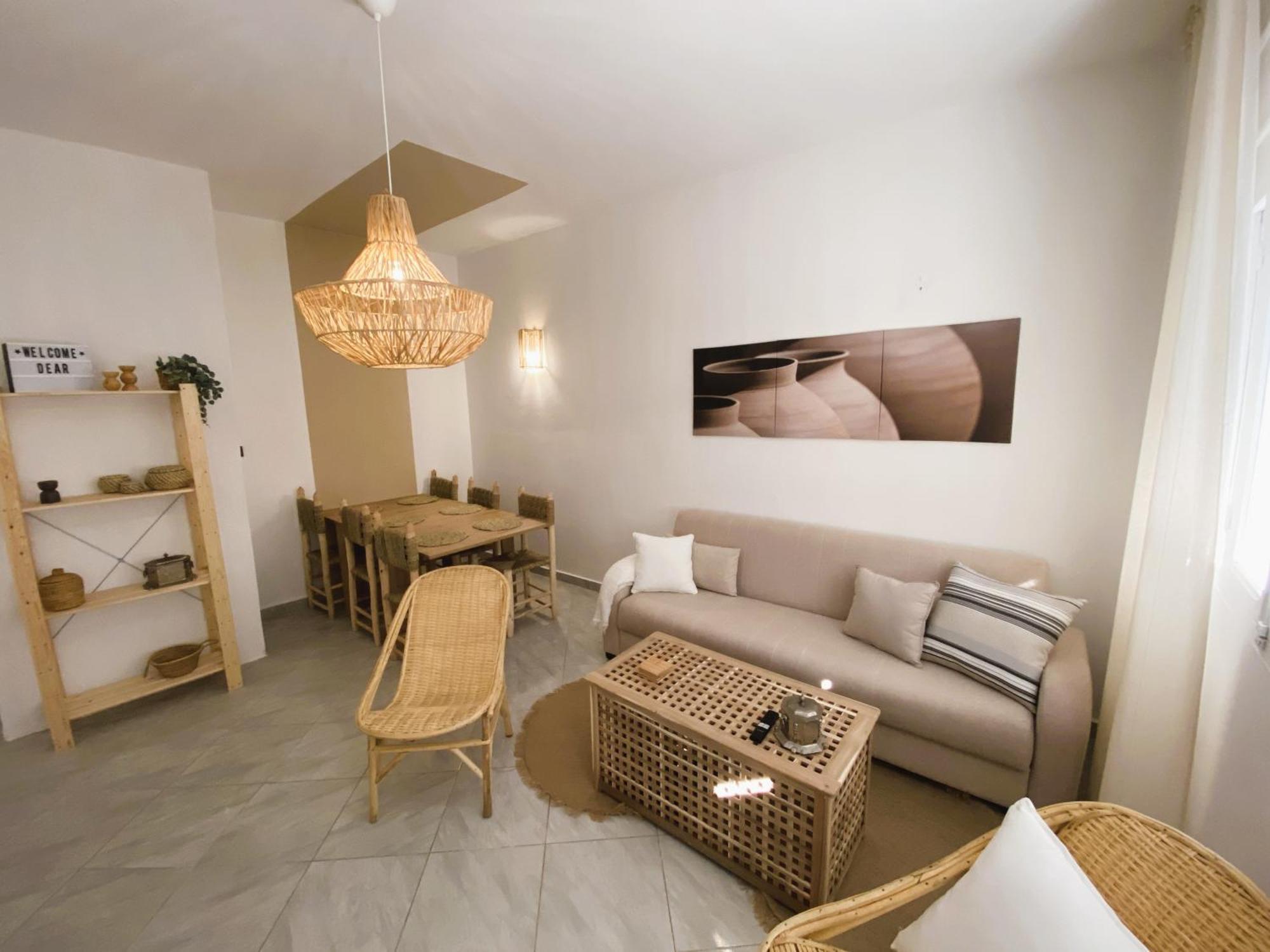 Beautiful With Private Rooftop Terrace