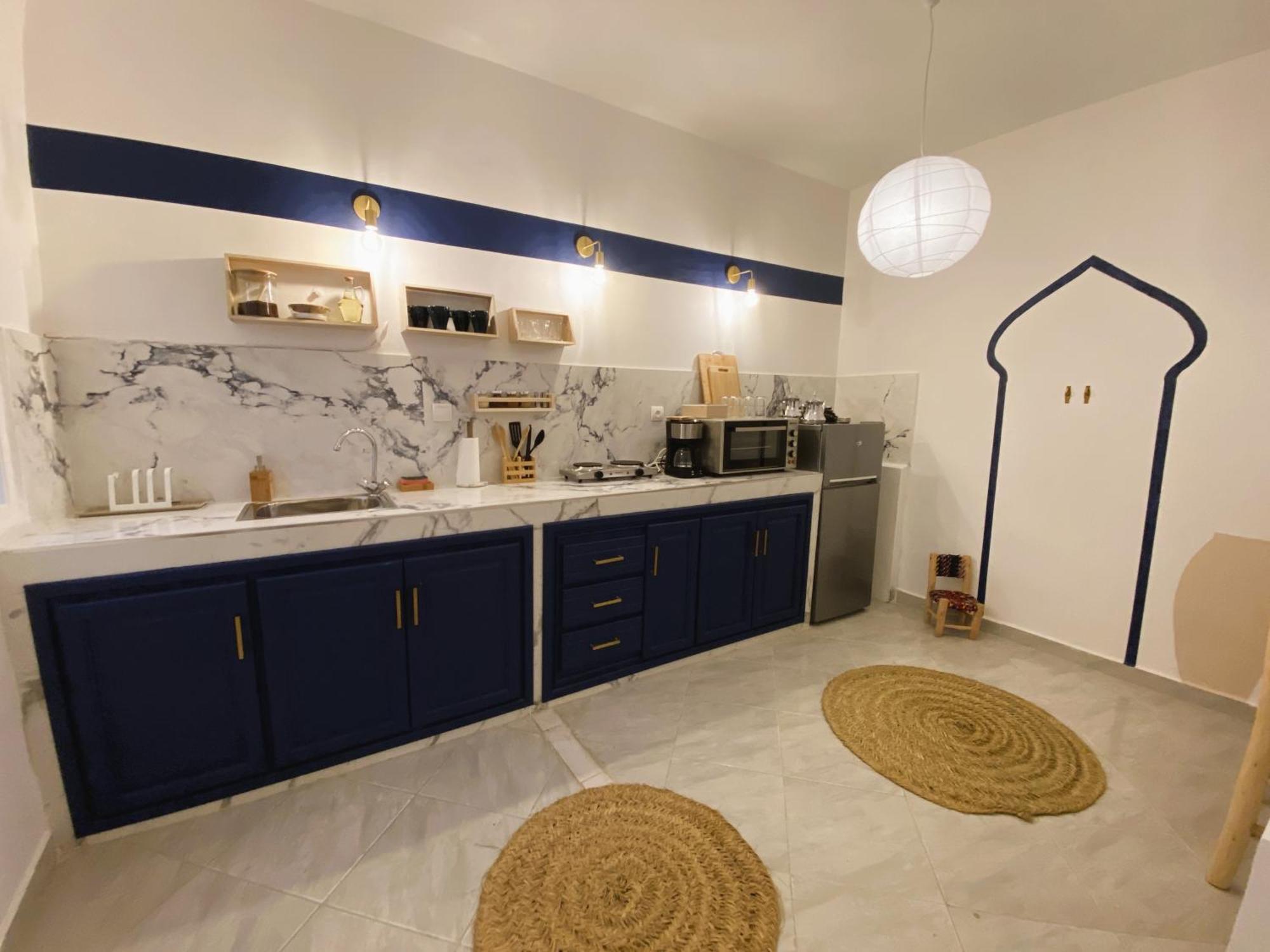 Beautiful With Private Rooftop Terrace Apartment *