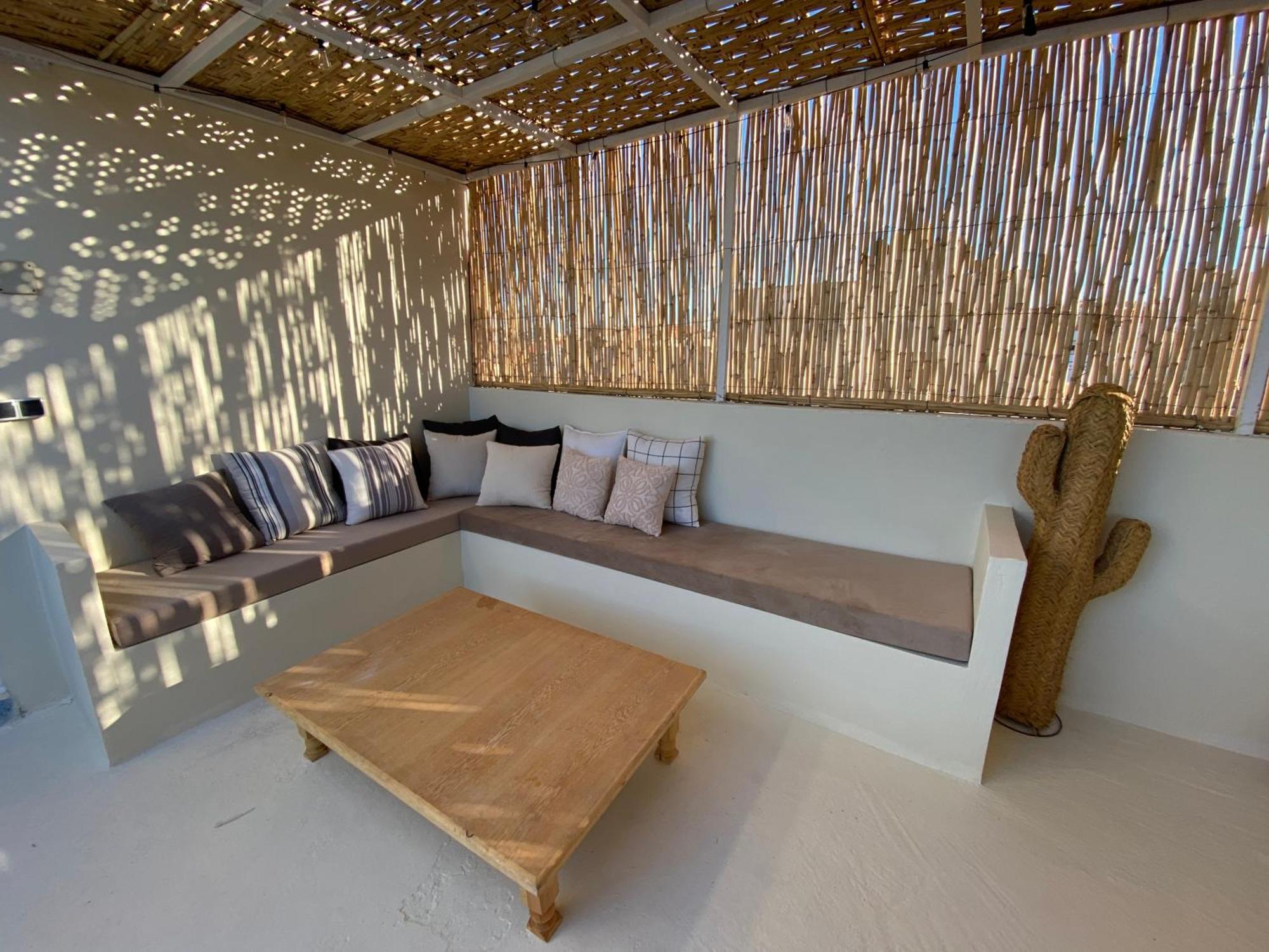 Apartment Beautiful With Private Rooftop Terrace *